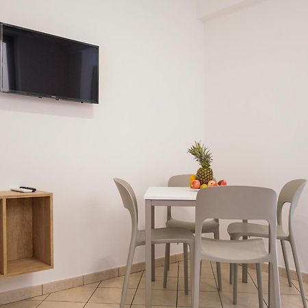 Magico Apartments - 450M Dalla Spiaggia Capo dʼOrlando Екстериор снимка