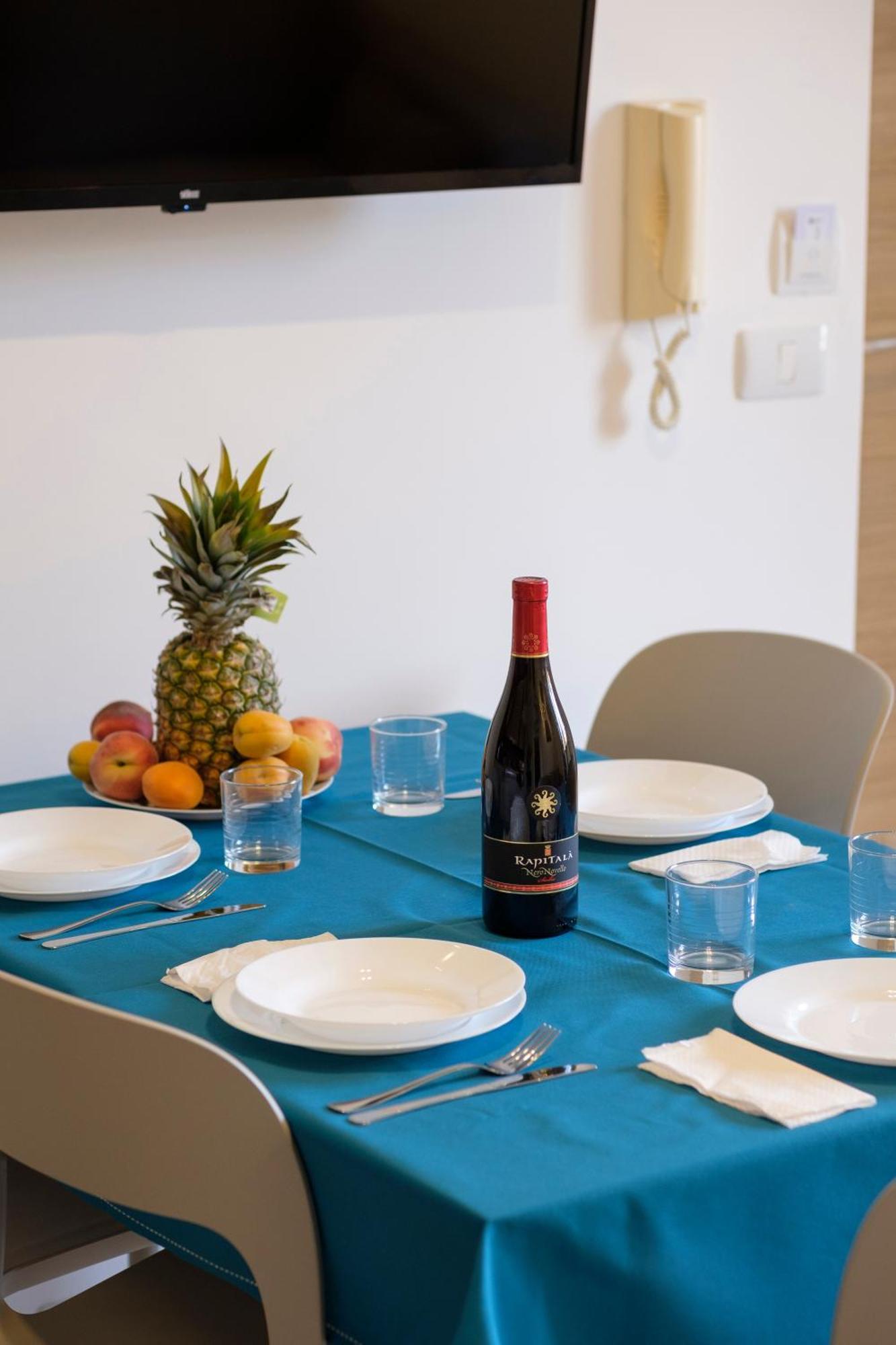 Magico Apartments - 450M Dalla Spiaggia Capo dʼOrlando Екстериор снимка