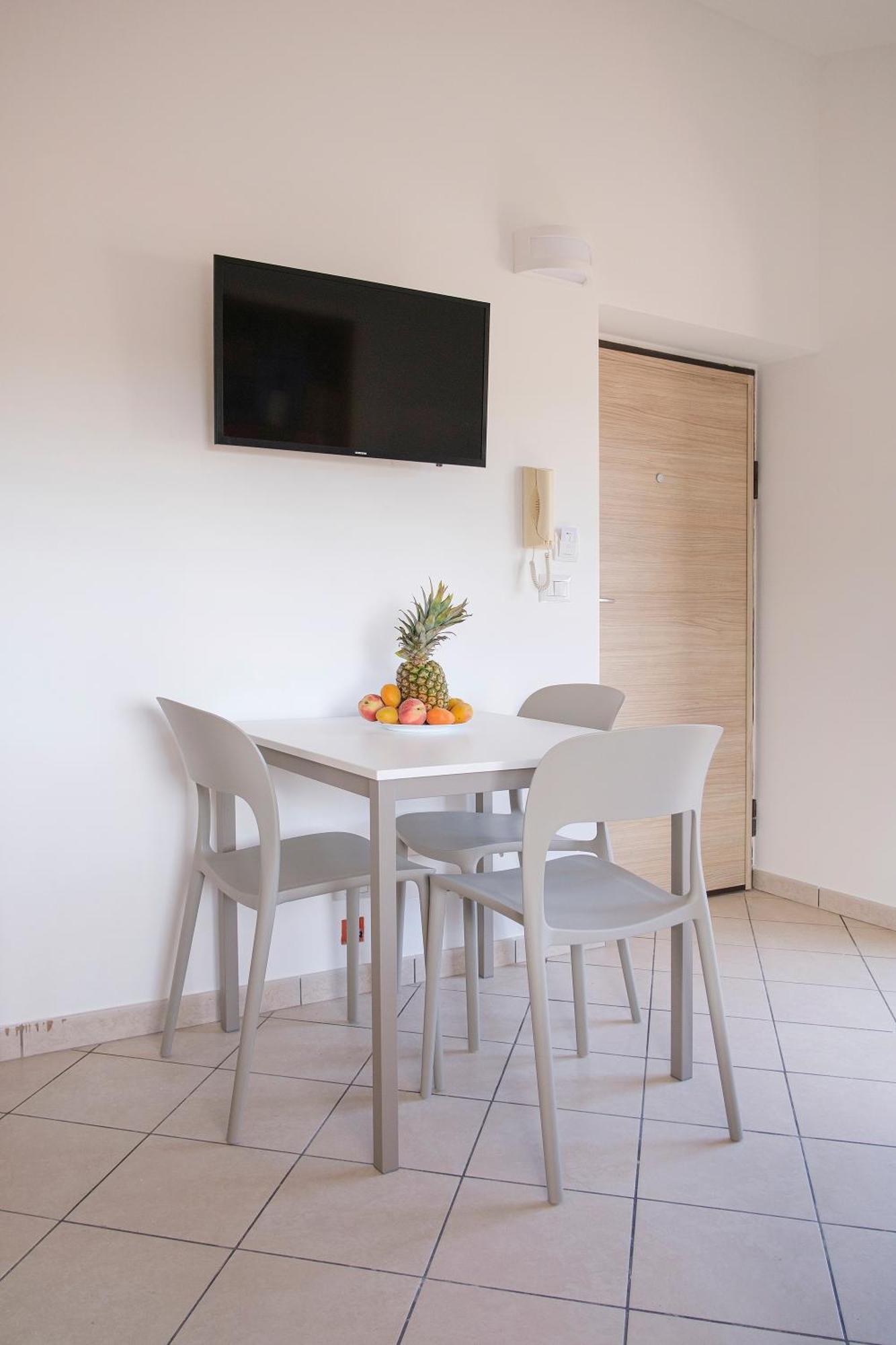 Magico Apartments - 450M Dalla Spiaggia Capo dʼOrlando Екстериор снимка