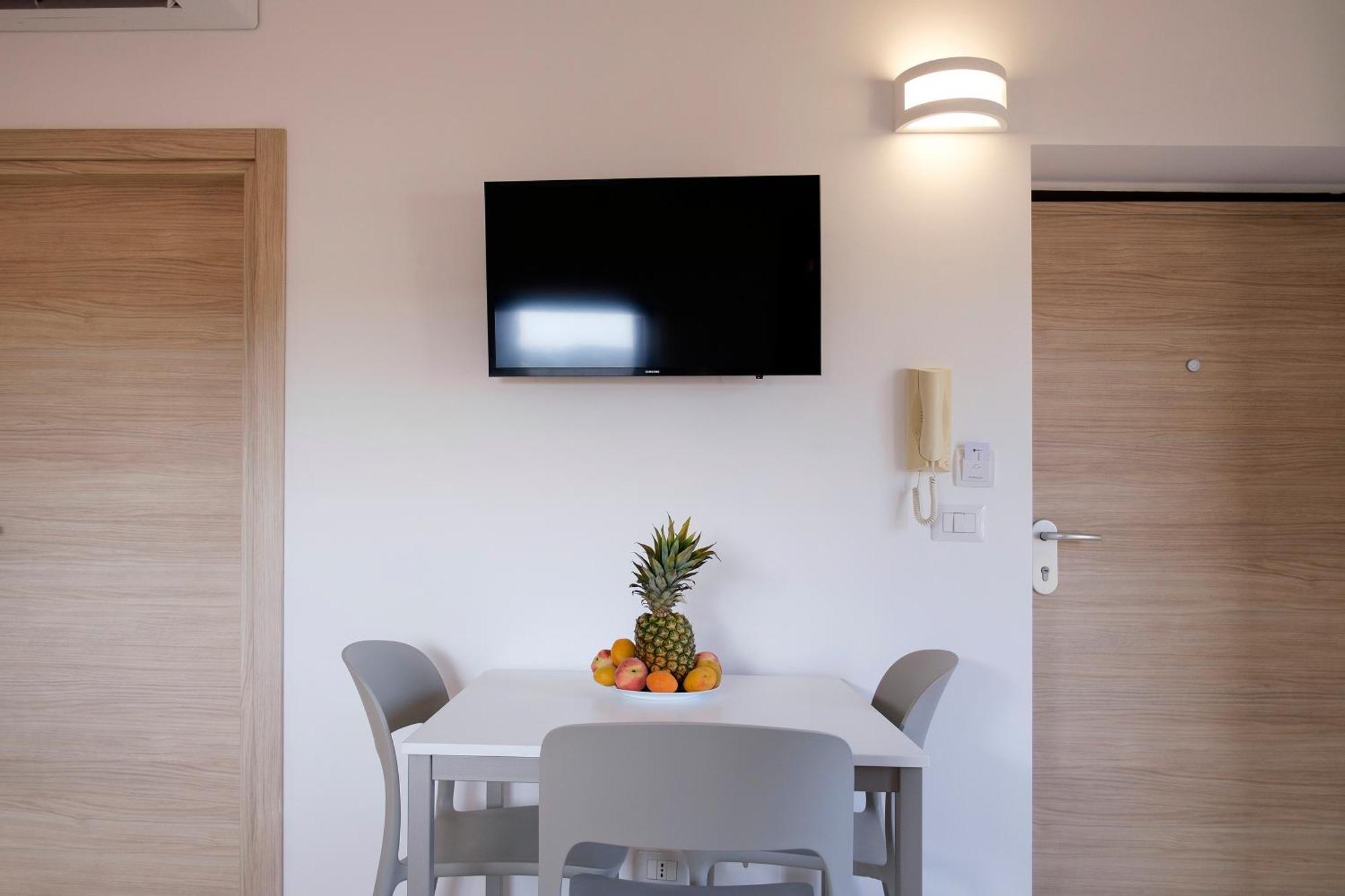 Magico Apartments - 450M Dalla Spiaggia Capo dʼOrlando Екстериор снимка