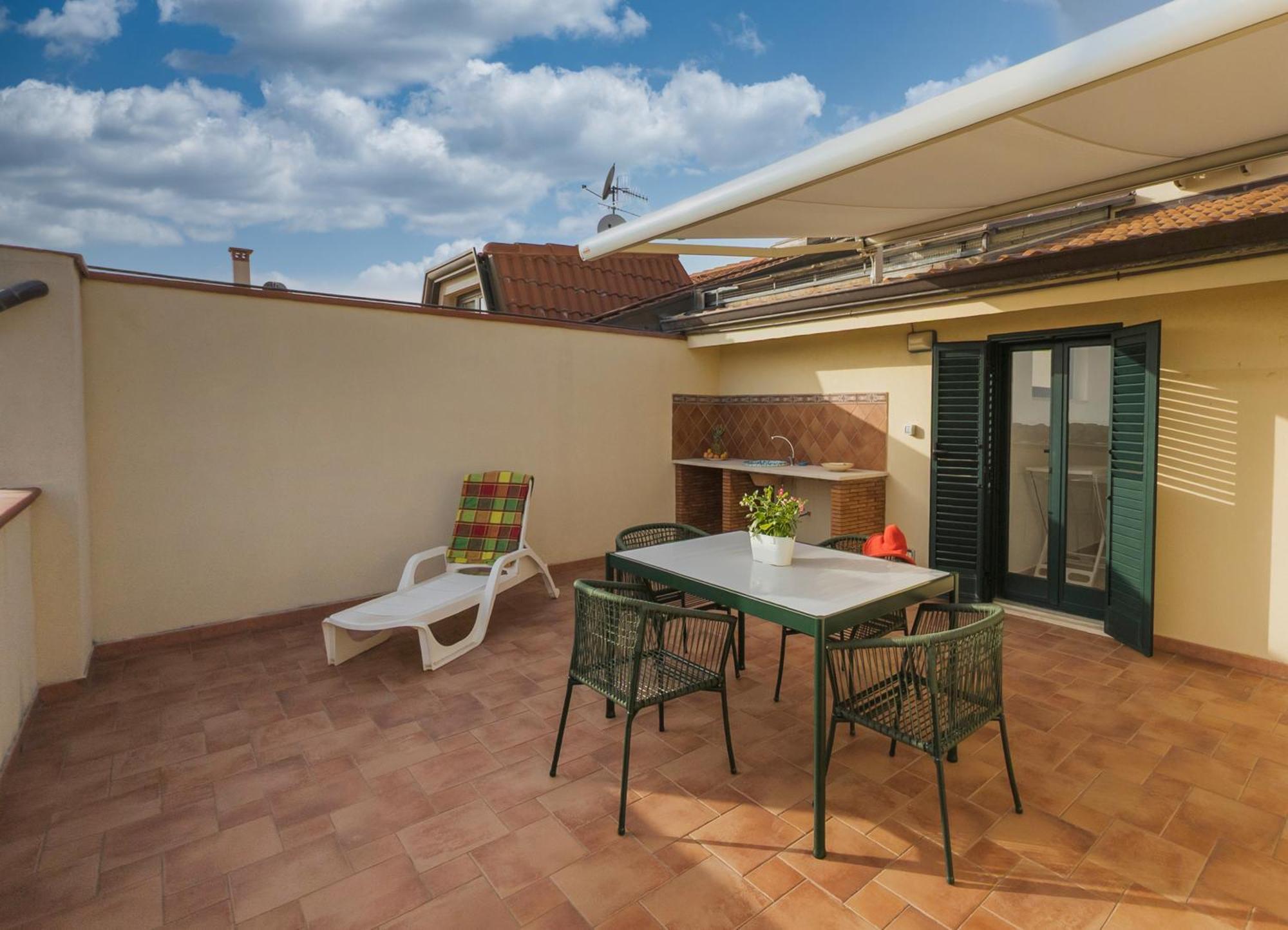 Magico Apartments - 450M Dalla Spiaggia Capo dʼOrlando Екстериор снимка