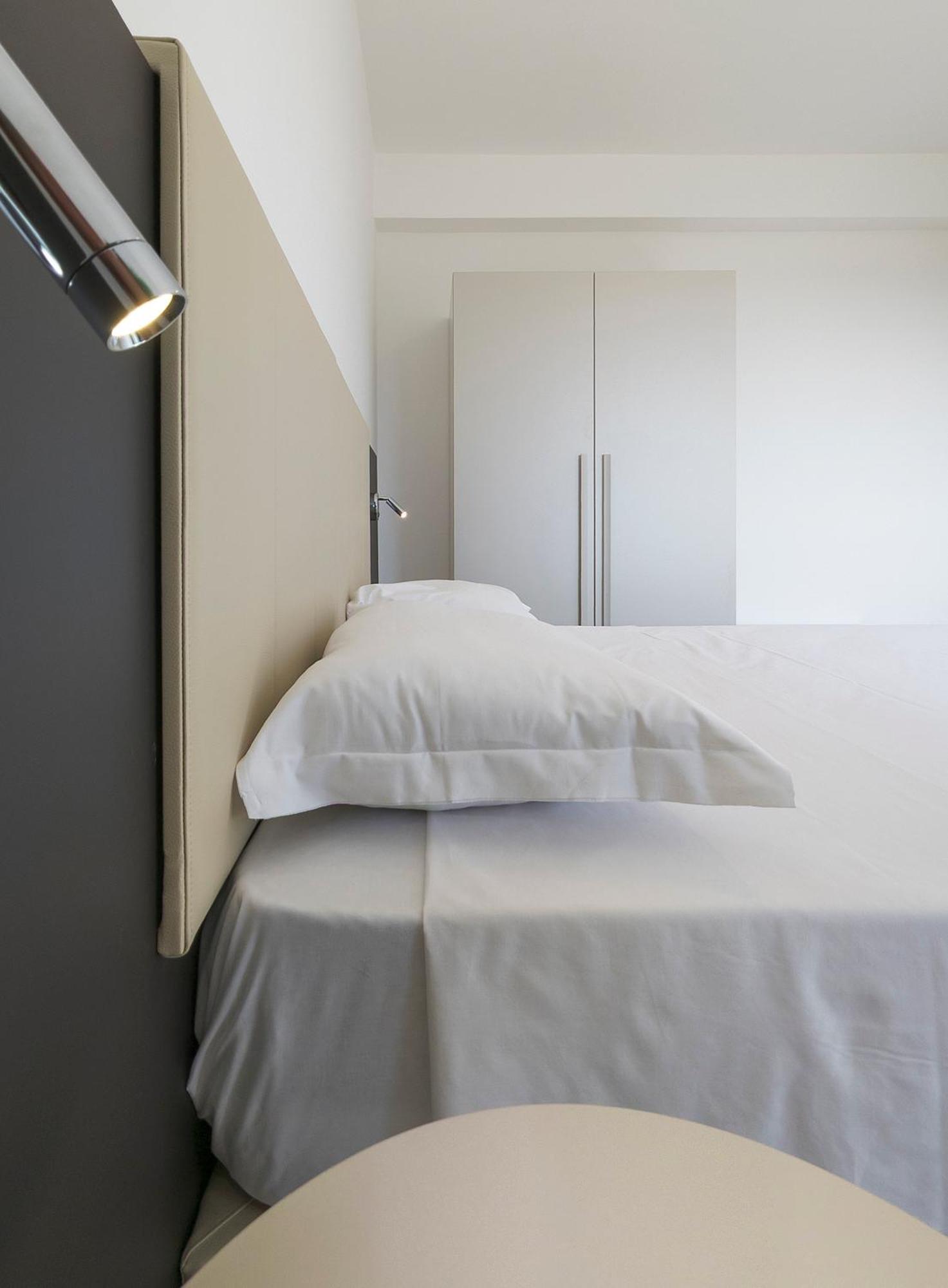 Magico Apartments - 450M Dalla Spiaggia Capo dʼOrlando Екстериор снимка