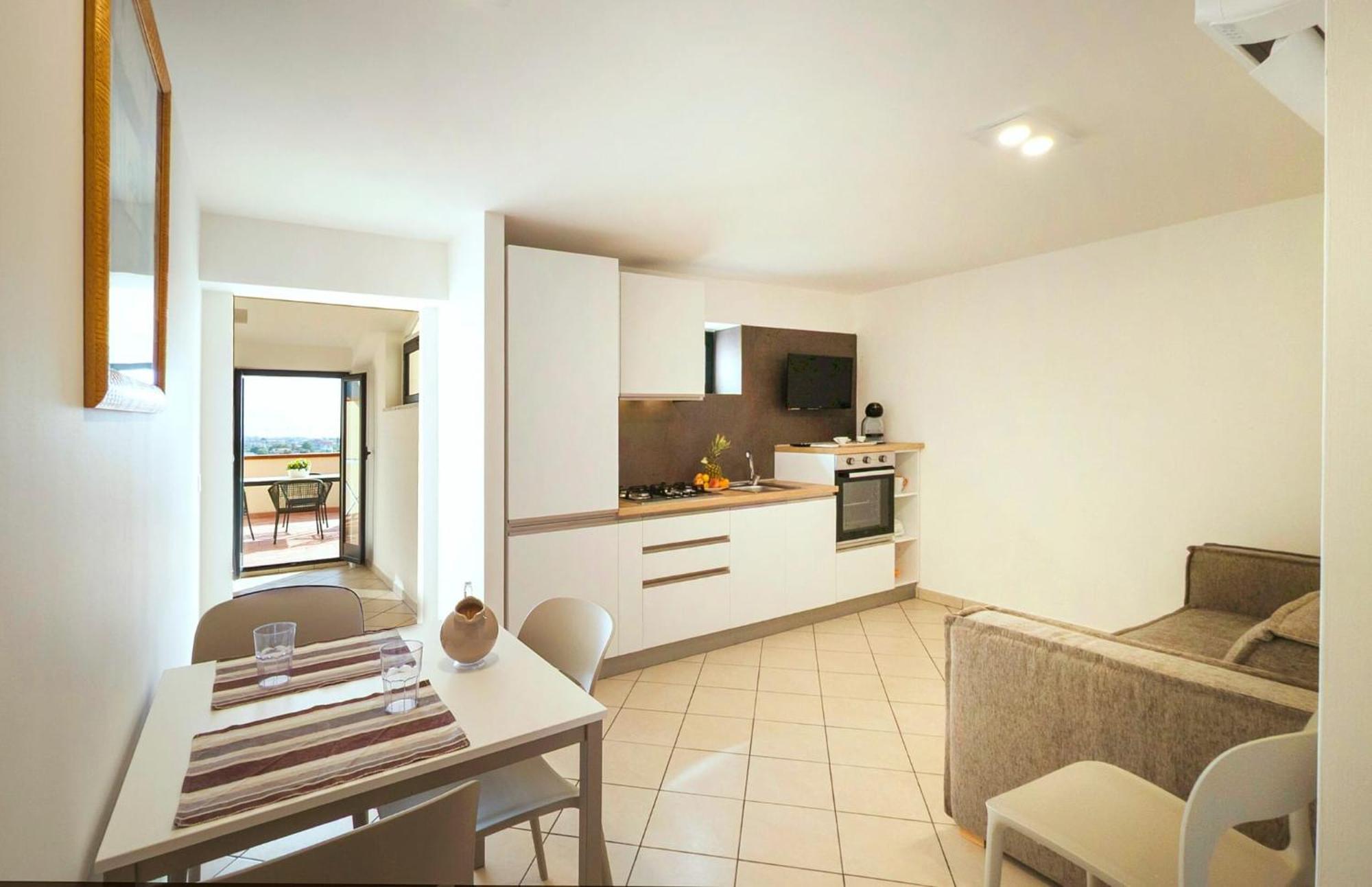 Magico Apartments - 450M Dalla Spiaggia Capo dʼOrlando Екстериор снимка