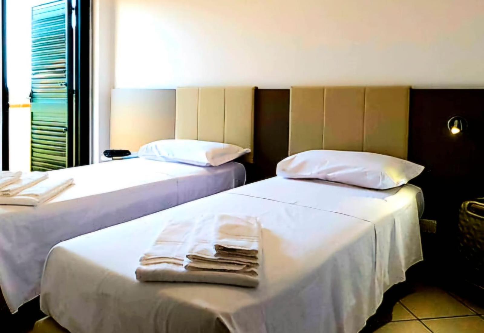 Magico Apartments - 450M Dalla Spiaggia Capo dʼOrlando Екстериор снимка